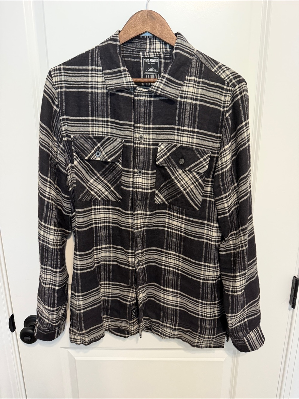 Todd Snyder 100% Linen Button-Down Shirt